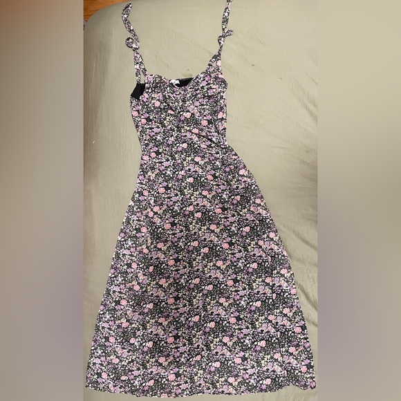 Milkmaid Tie Strap Floral Midi Dress - Picture 4 of 7